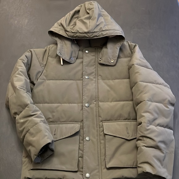 Gap Winter Jacket for men, Size XS in khaki green color - Picture 2 of 12
